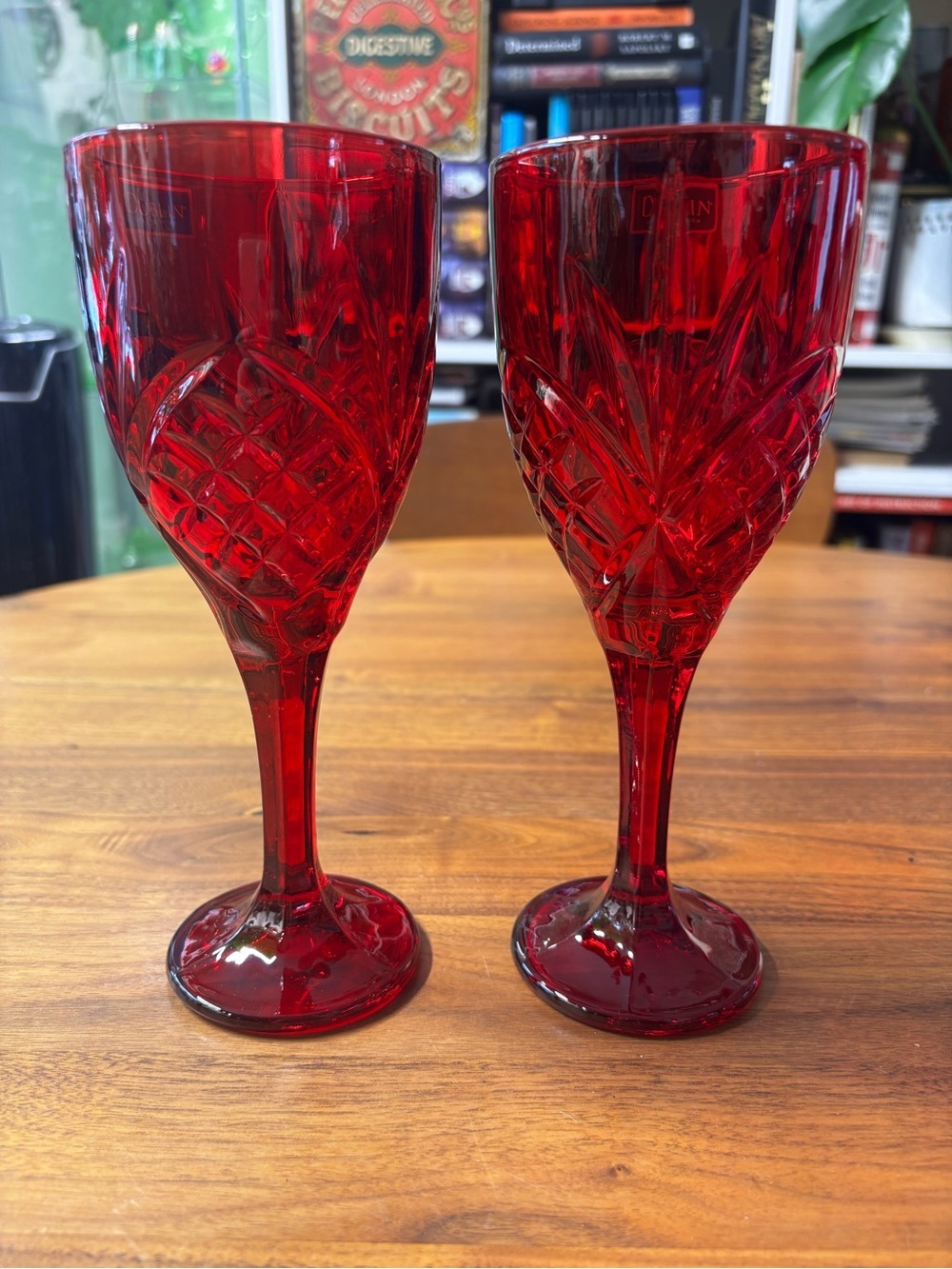 Godinger Dublin red crystal diamond cut 10 oz stemmed goblets; set of 2 - Picture 4 of 10